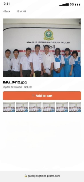 Phone screenshot of a gallery showing a group of students in front of a banner — watermark removed by GoStudio Lite
