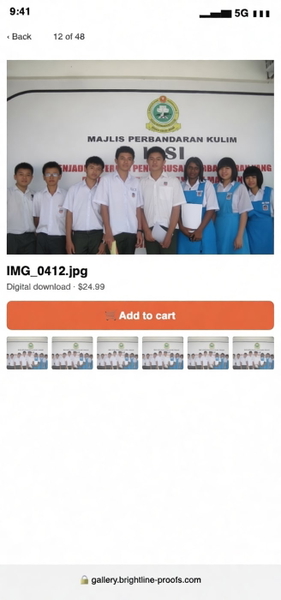 Phone screenshot of a gallery showing a group of students in front of a banner — watermark removed by GoStudio Pro